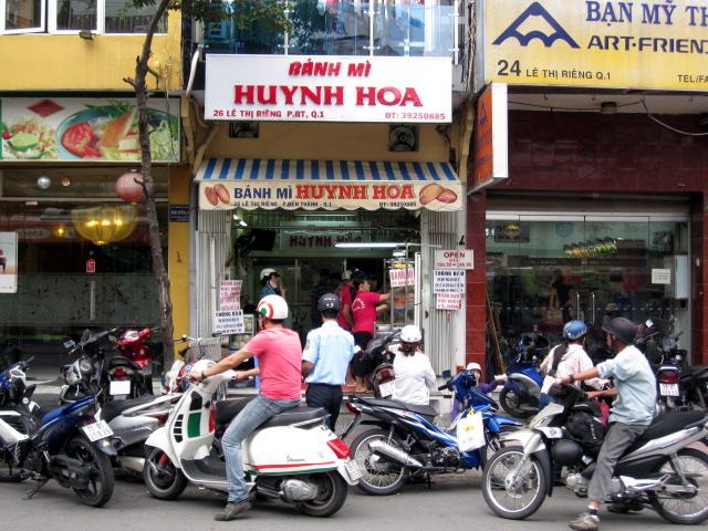 Tiệm bánh mì ngon Sài Gòn